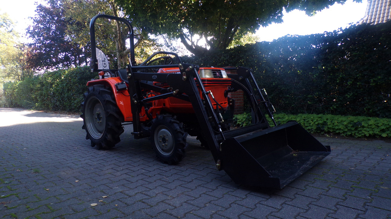 Kubota B1-17 met voorlader